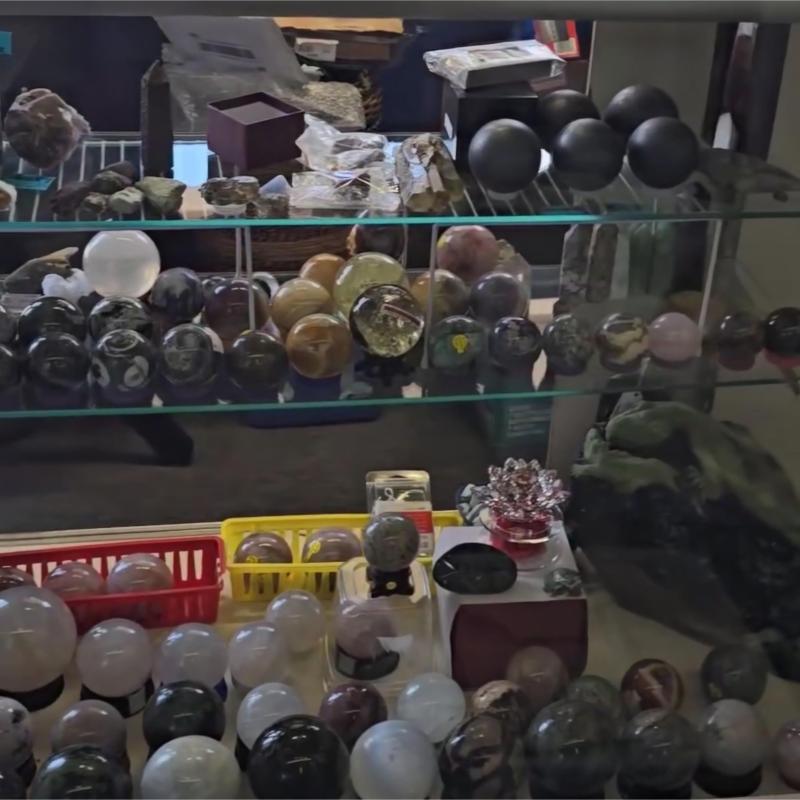CC Gemstones Jewelry Crystal  and Collectibles